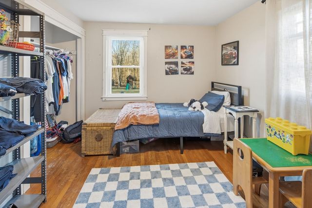 97 Angell Rd, Cumberland, RI 02864