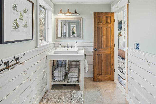 97 Angell Rd, Cumberland, RI 02864