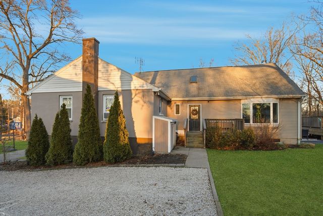 97 Angell Rd, Cumberland, RI 02864