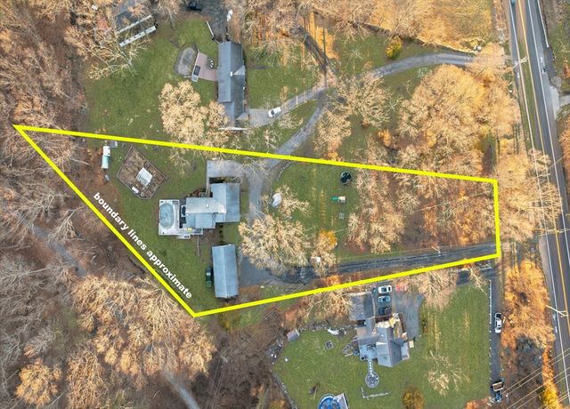 97 Angell Rd, Cumberland, RI 02864