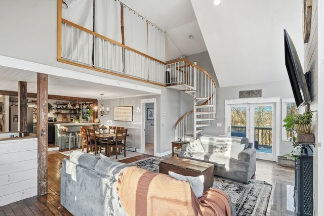 97 Angell Rd, Cumberland, RI 02864