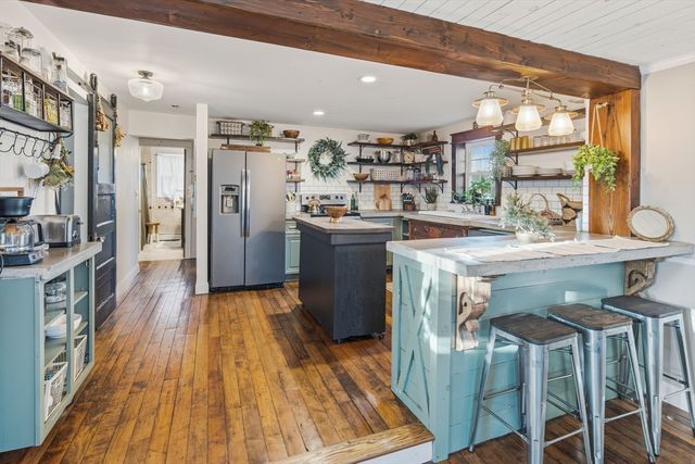 97 Angell Rd, Cumberland, RI 02864