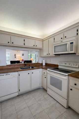 7118 Golf Colony Court 103, Lake Worth, FL 33467