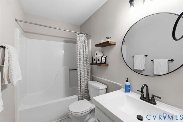 12421 Brimfield Ln, Midlothian, VA 23114