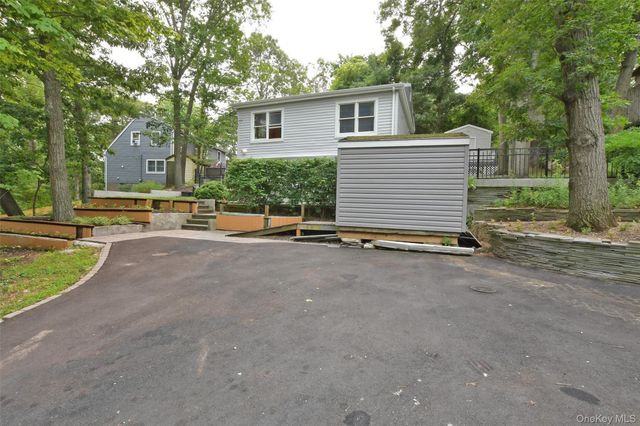 6 Southold Road, Sound Beach, NY 11789