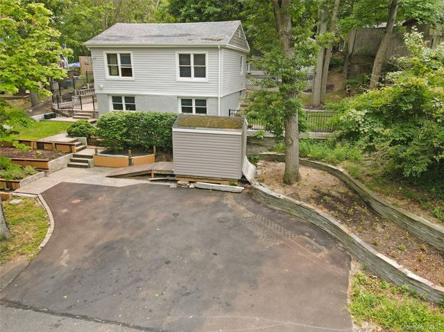 6 Southold Road, Sound Beach, NY 11789