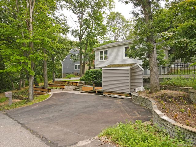 6 Southold Road, Sound Beach, NY 11789