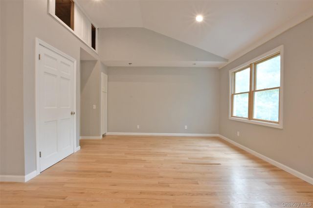 6 Southold Road, Sound Beach, NY 11789