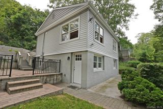 6 Southold Road, Sound Beach, NY 11789