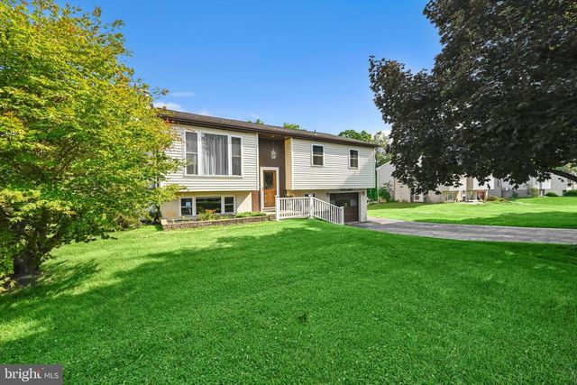 47 CARRIAGE CIR, Oley, PA 19547