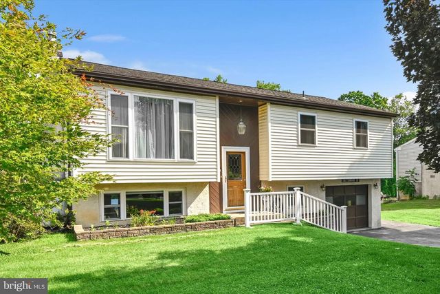 47 CARRIAGE CIR, Oley, PA 19547