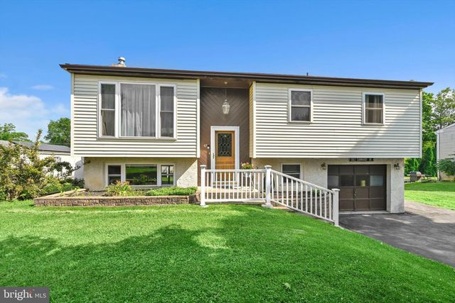 47 CARRIAGE CIR, Oley, PA 19547