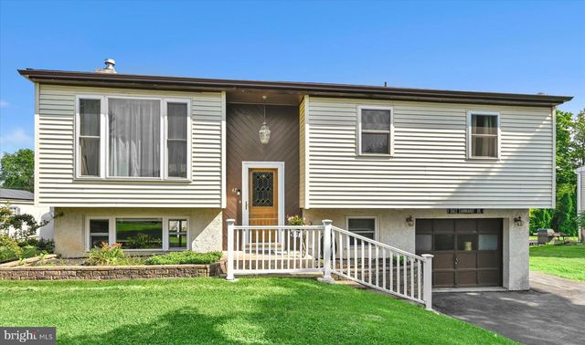 47 CARRIAGE CIR, Oley, PA 19547