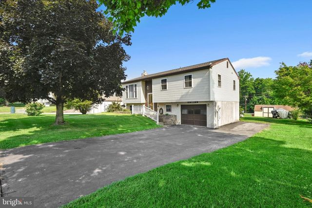47 CARRIAGE CIR, Oley, PA 19547
