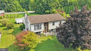 47 CARRIAGE CIR, Oley, PA 19547