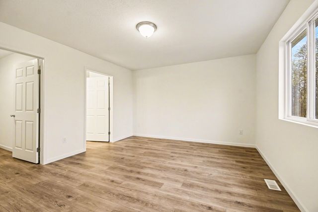 5549 Mammoth Drive SE, Caledonia, MI 49316