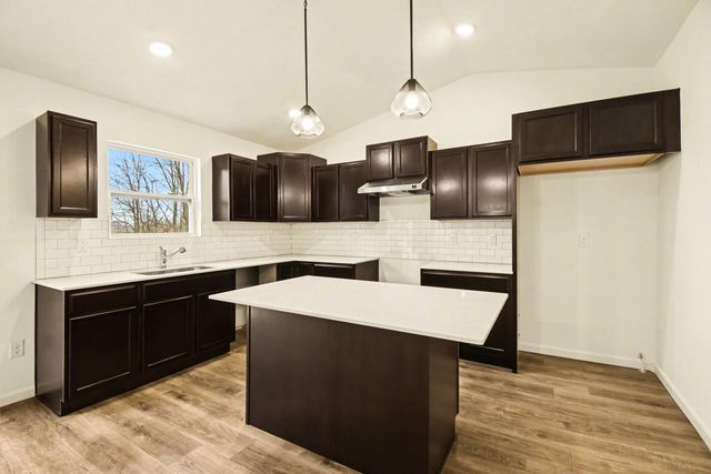 5549 Mammoth Drive SE, Caledonia, MI 49316