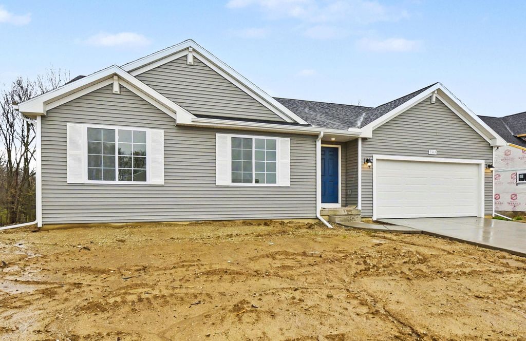 5549 Mammoth Drive SE, Caledonia, MI 49316