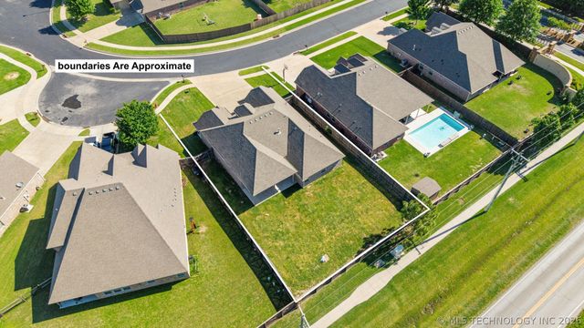 15412 E 87th Street North, Owasso, OK 74055