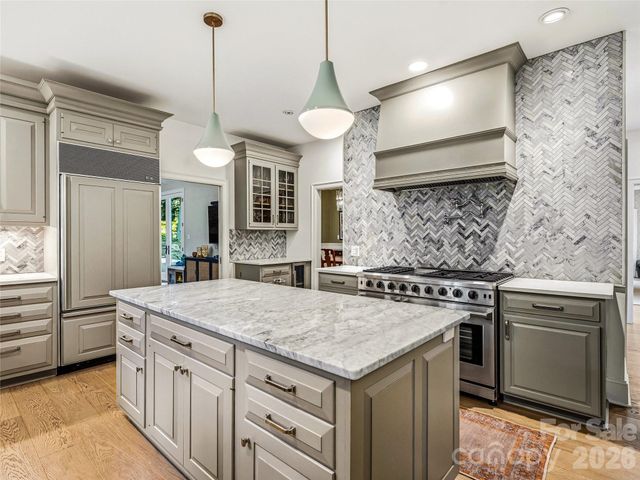 4 Hemlock Road, Asheville, NC 28803