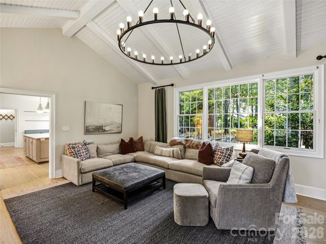 4 Hemlock Road, Asheville, NC 28803