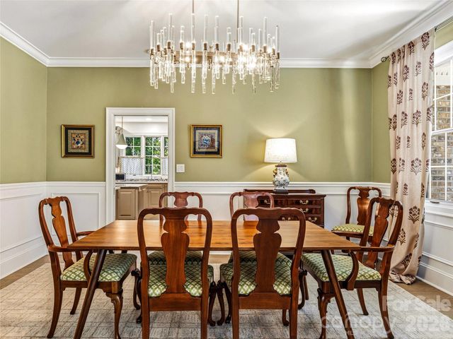 4 Hemlock Road, Asheville, NC 28803