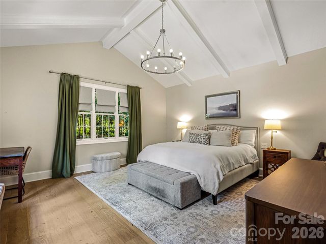 4 Hemlock Road, Asheville, NC 28803
