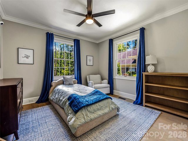 4 Hemlock Road, Asheville, NC 28803