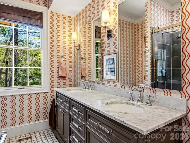 4 Hemlock Road, Asheville, NC 28803