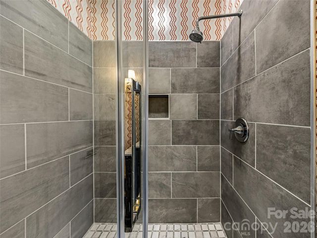 4 Hemlock Road, Asheville, NC 28803