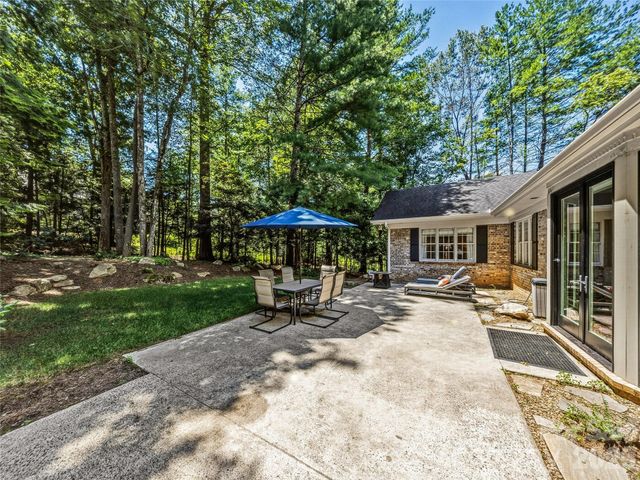 4 Hemlock Road, Asheville, NC 28803