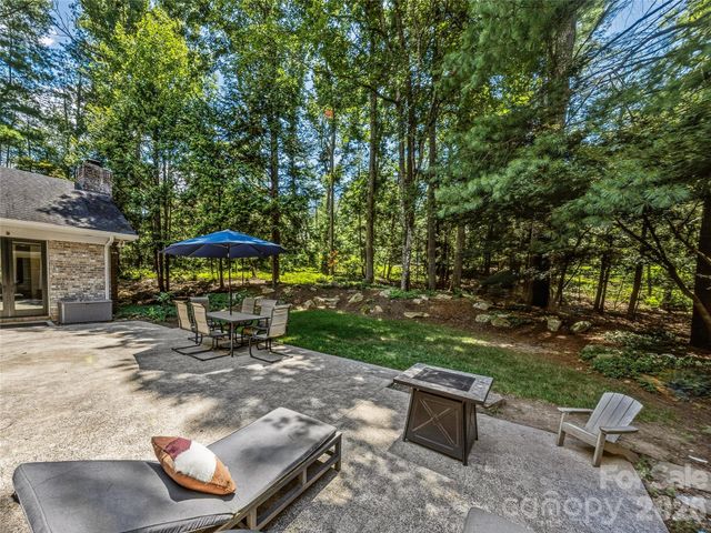 4 Hemlock Road, Asheville, NC 28803