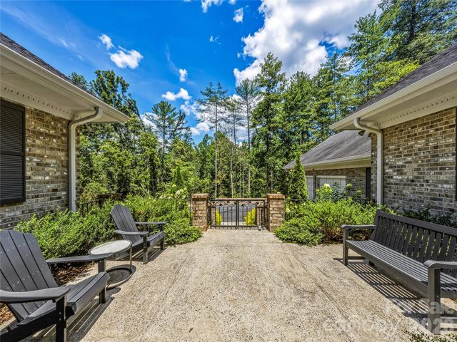4 Hemlock Road, Asheville, NC 28803