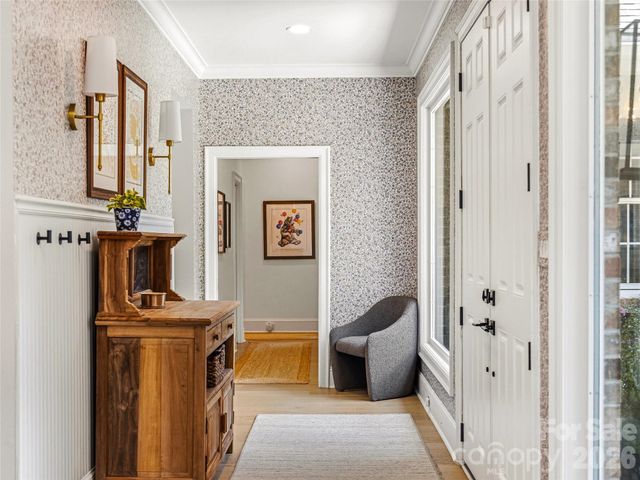 4 Hemlock Road, Asheville, NC 28803