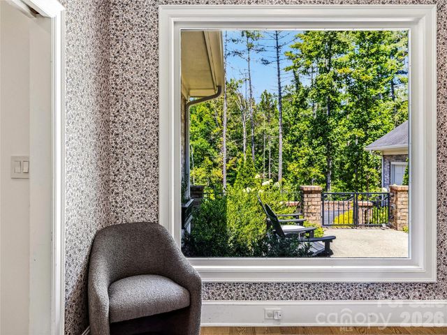 4 Hemlock Road, Asheville, NC 28803