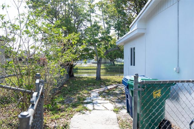 1530 NW 47th Ave, Lauderhill, FL 33313