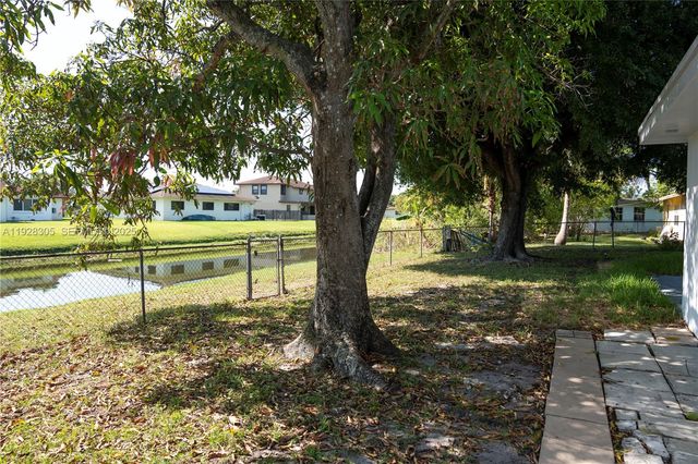 1530 NW 47th Ave, Lauderhill, FL 33313