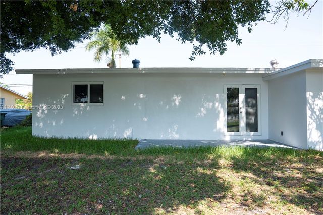 1530 NW 47th Ave, Lauderhill, FL 33313