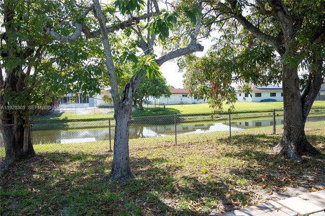 1530 NW 47th Ave, Lauderhill, FL 33313