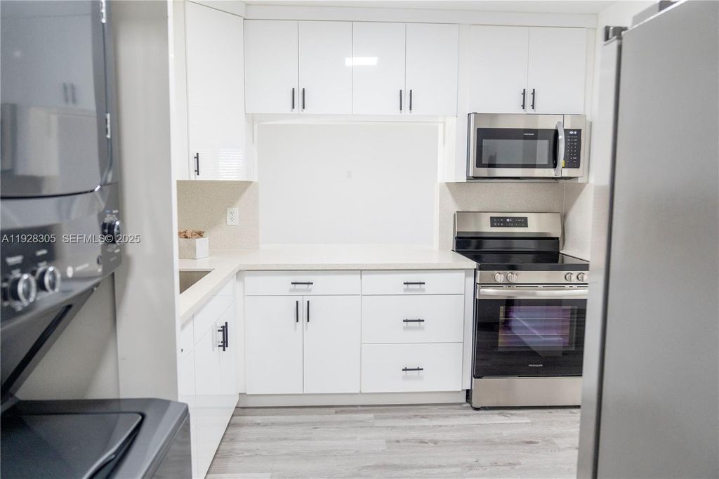 1530 NW 47th Ave, Lauderhill, FL 33313