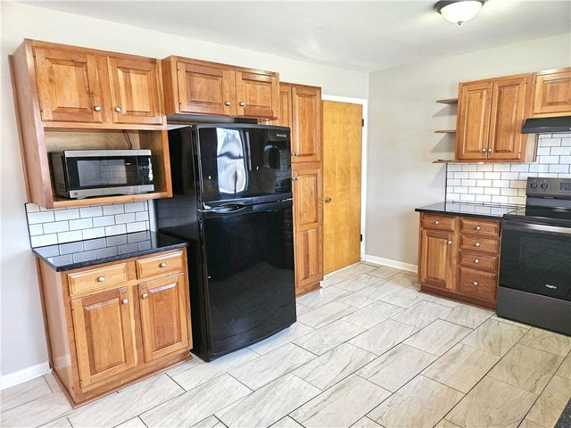 40 Chad Circle, Greece, NY 14616