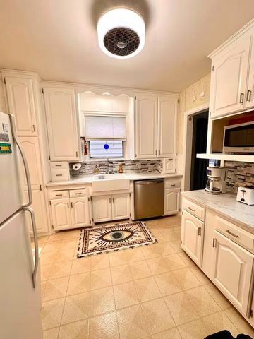 966 Eleanor Avenue, Saint Paul, MN 55102