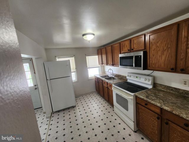 140 S 2ND ST, Steelton, PA 17113