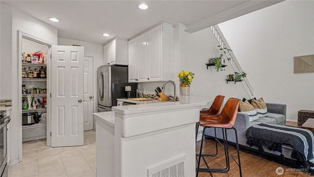 511 Elma Place NE, Renton, WA 98059
