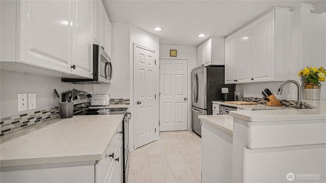 511 Elma Place NE, Renton, WA 98059