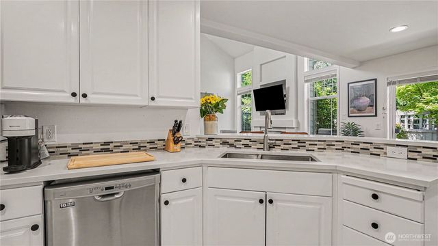 511 Elma Place NE, Renton, WA 98059