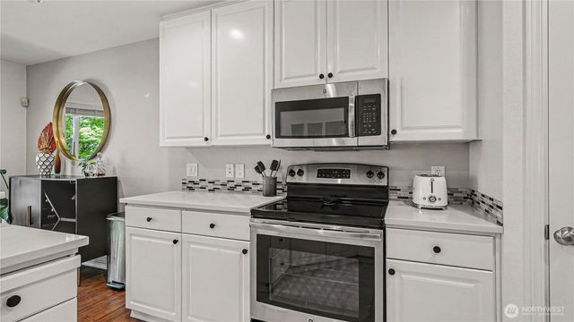 511 Elma Place NE, Renton, WA 98059