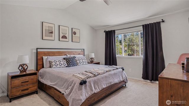 511 Elma Place NE, Renton, WA 98059