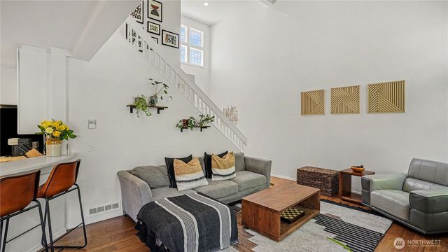 511 Elma Place NE, Renton, WA 98059