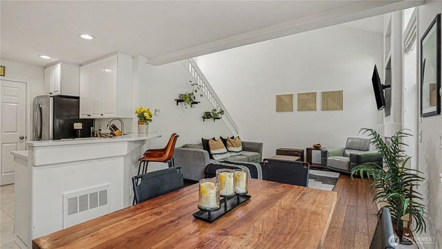 511 Elma Place NE, Renton, WA 98059